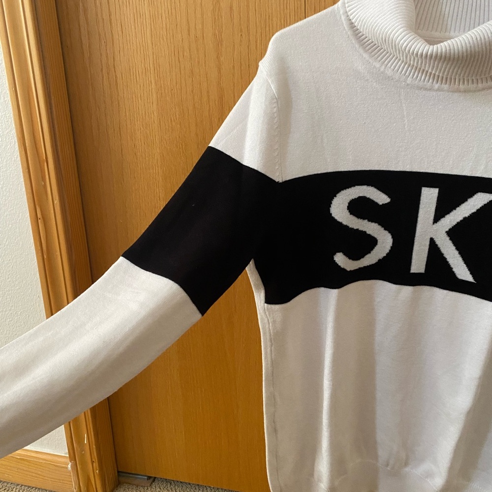 SKI sweater XL. Black and White. Very cute and warm, excellent condition ⛷️⛷️ - Picture 4 of 8